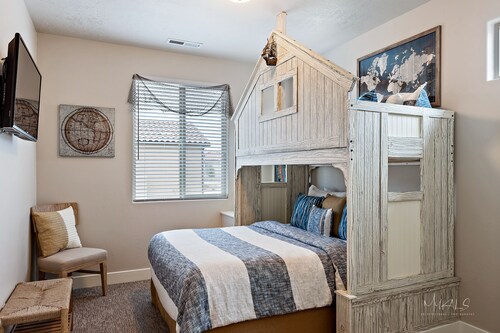 Lazy River Lookout #116 -Sleeps 24- Zion, Southern Utah, St George, boating, ATV