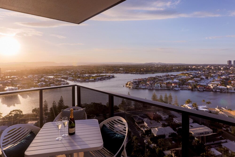 Three Bedroom Sky Suite – Ocean View - Room
