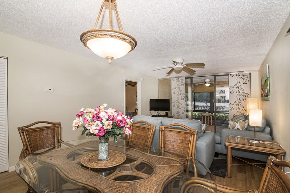 Condo, 2 Bedrooms - Living Room