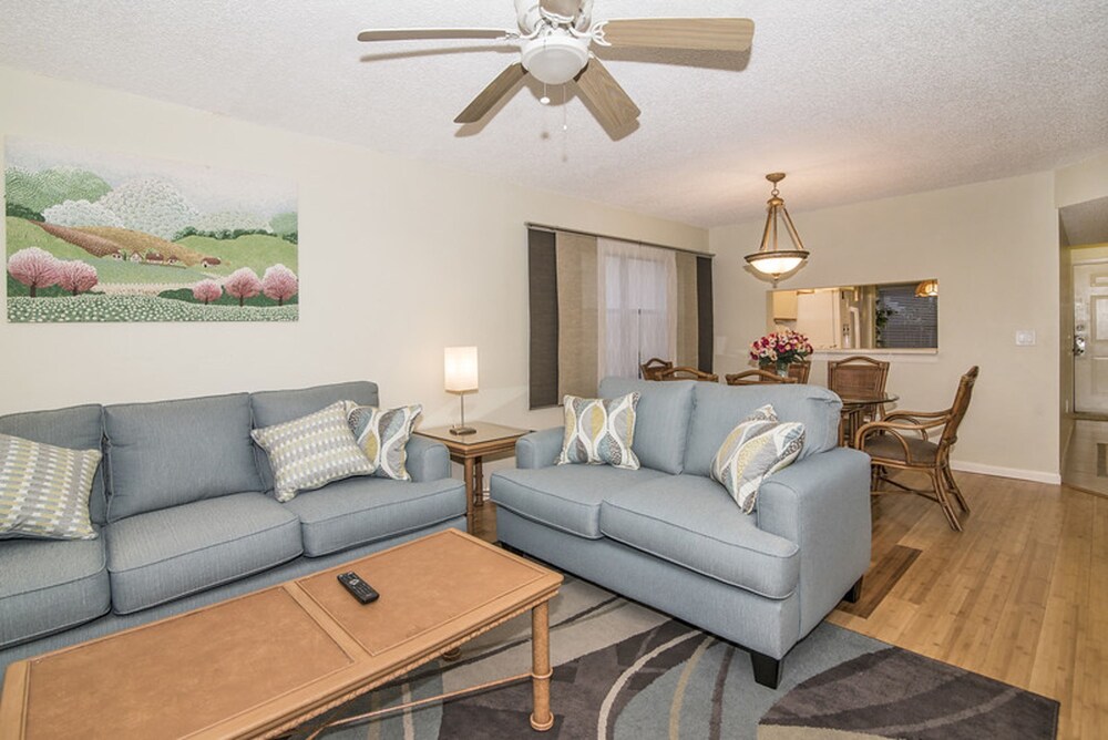 Condo, 2 Bedrooms - Living Room