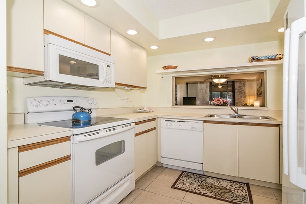 Condo, 2 Bedrooms - In-Room Kitchen