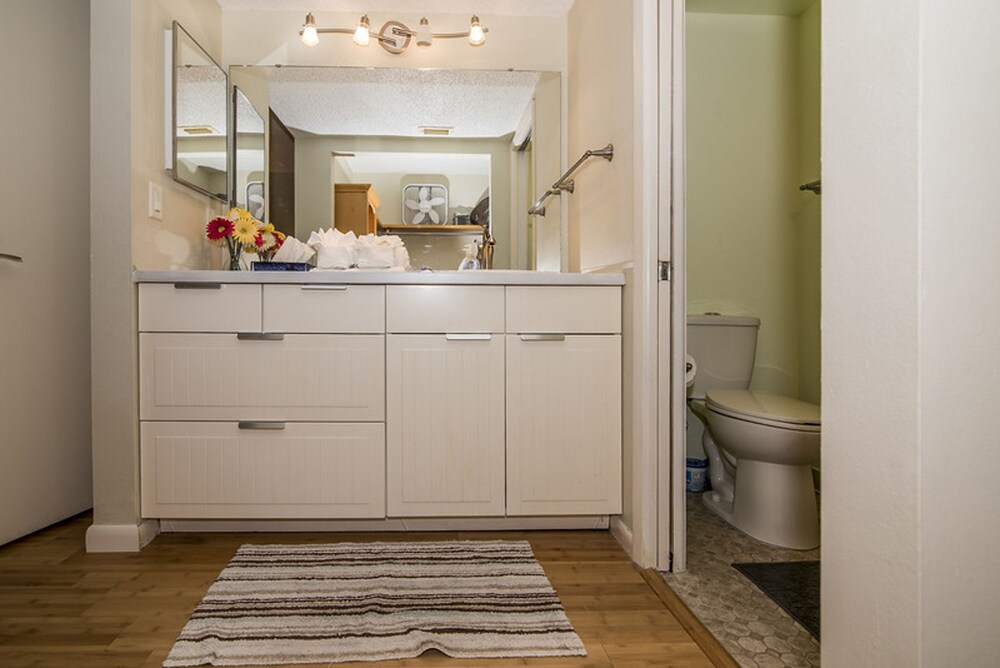 Condo, 2 Bedrooms - Bathroom