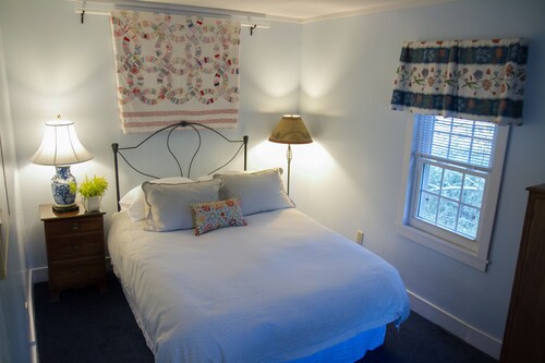 Creekside Cottage Near Blue Ridge Parkway, Crooked Road Music Trail & Floyd Fest