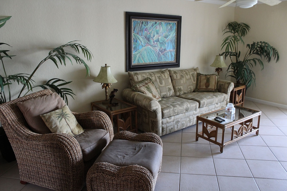 Condo, 2 Bedrooms, Pool Access - Featured Image
