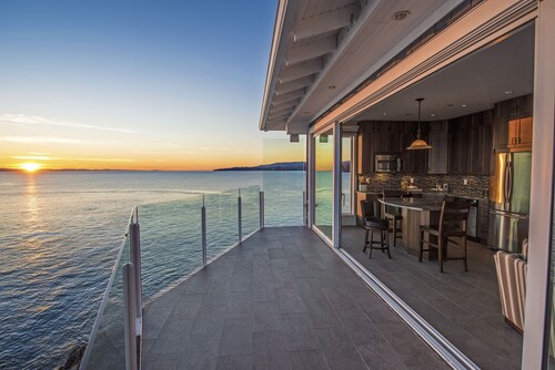 SookePoint Ocean Cottage Resort