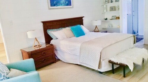 Best Value Cairns Holiday Home! - Trinity Beach Getaway: Spa, pool, beach, sun.