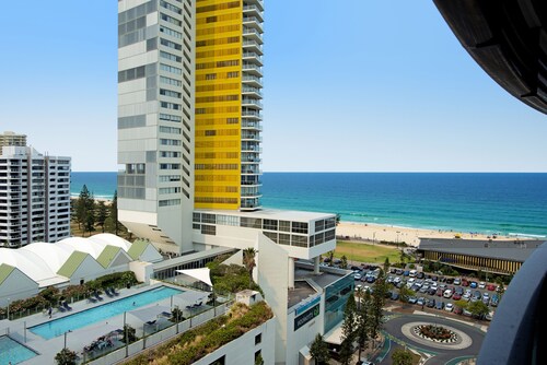 Oracle Resort, Broadbeach - We Accommodate