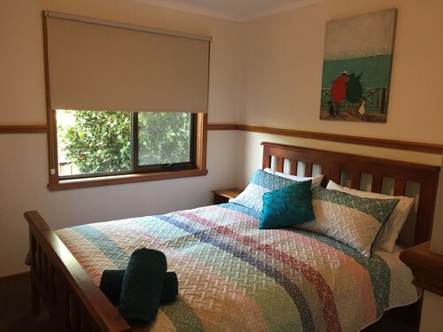 Bella House Short/Long Stay Accommodation. Fully furnished - Feels like home.