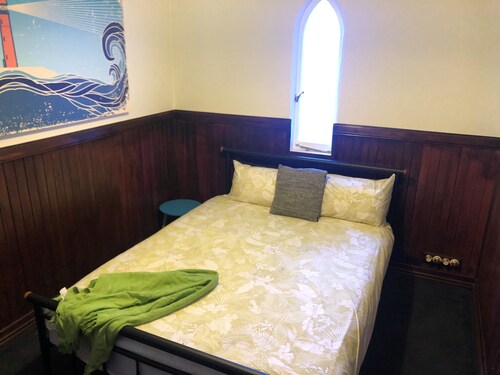 The Church Somerset Dam Sleeps 10