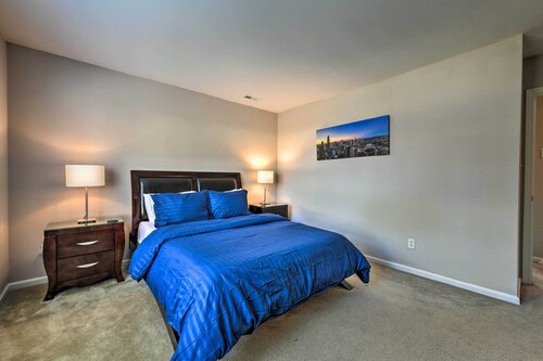 Updated Charlotte Home w/Deck - 10 Minutes to UNCC