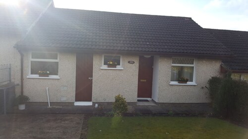 Central location - Walking distance to town centre, shops and restaurants.