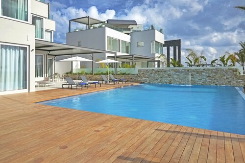 Glory Beachfront Villa