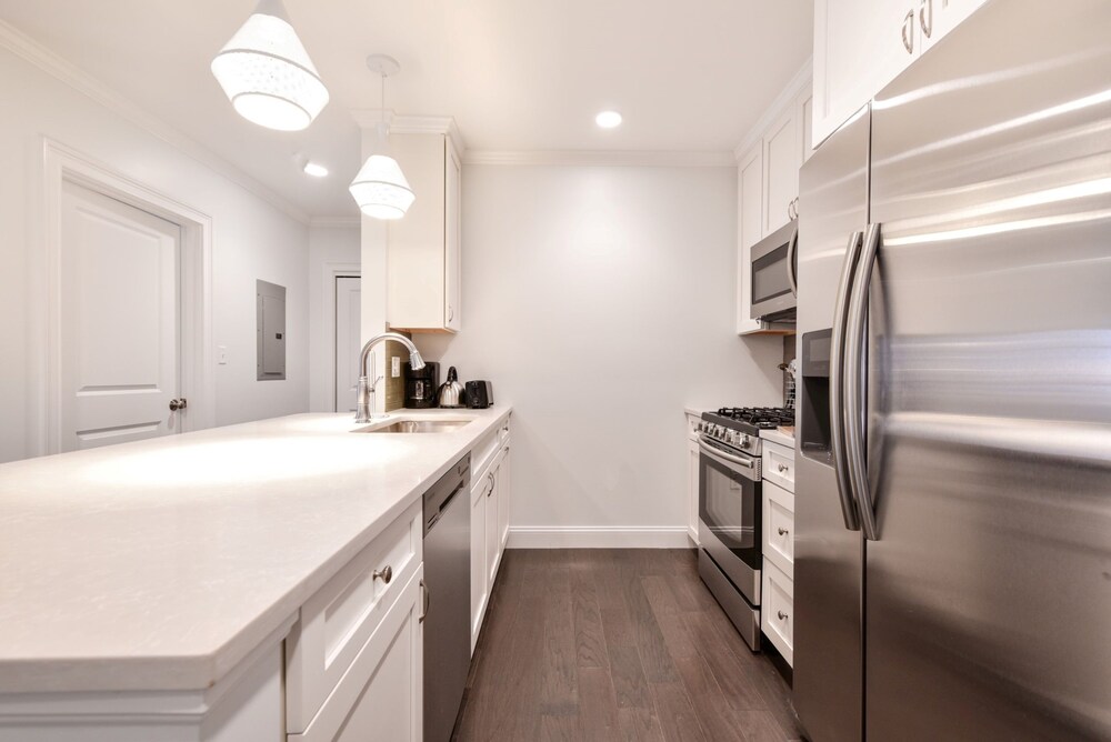 Luxury Apartment, 2 Bedrooms - Private Kitchen