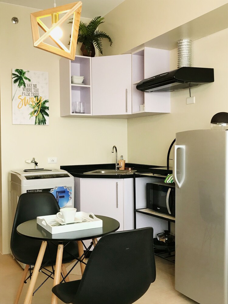 Comfy Stylish Flat near Marco Polo Davao - In-Room Kitchenette