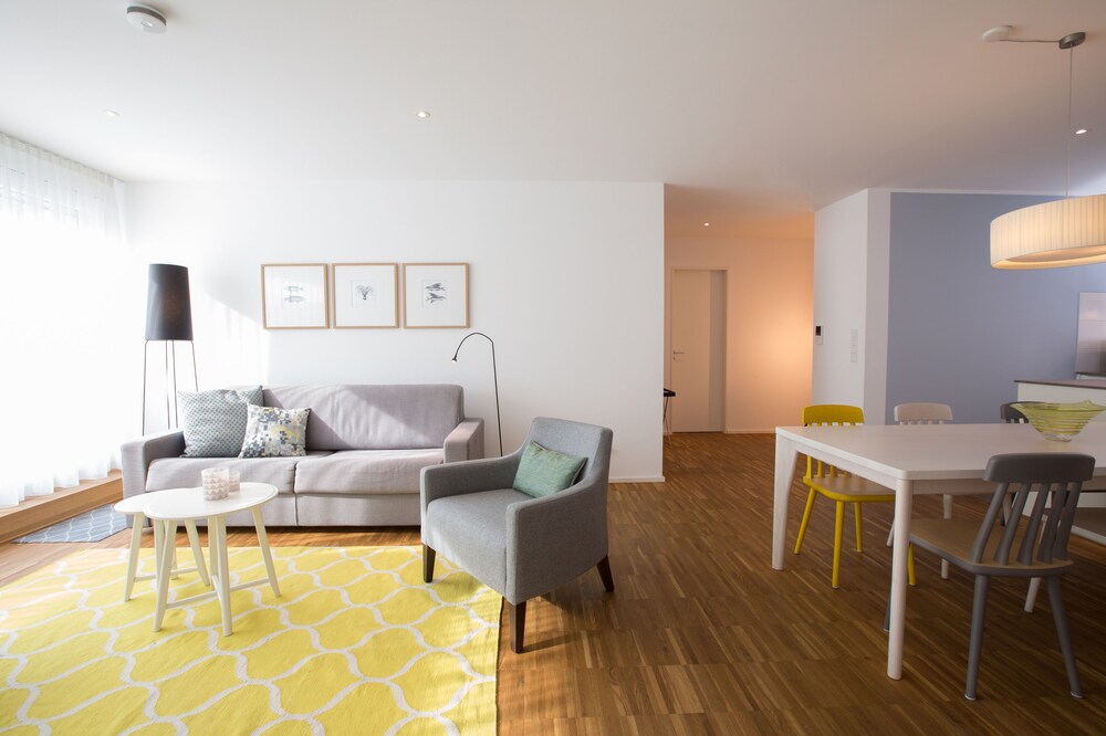 Wohnbereich (Deluxe-Apartment, 2 Schlafzimmer, Gartenblick)