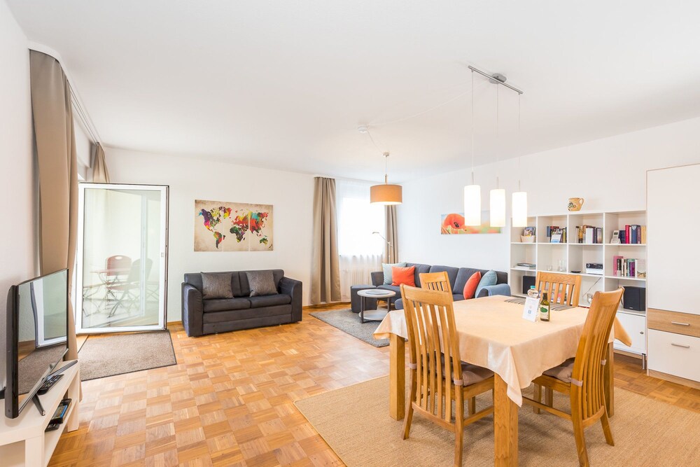 Essbereich im Zimmer (Apartment, 1 Schlafzimmer, Küche)