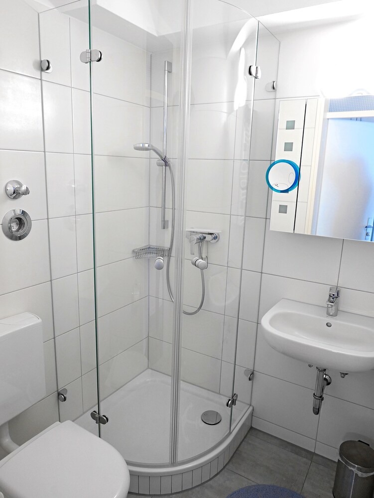 Dusche im Bad (Apartment, Nichtraucher, Balkon)