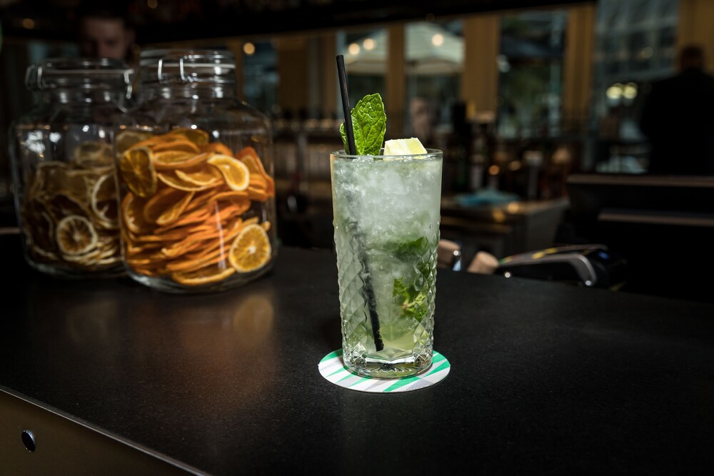 Hotel Bar