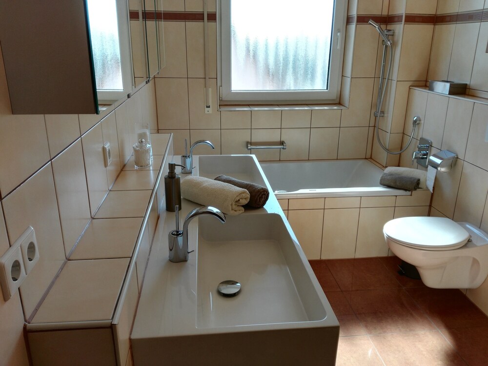 Badezimmer (Luxury-Maisonette, 2 Queen-Betten, Nichtraucher)