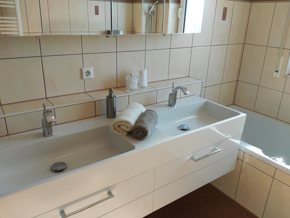 Badezimmer (Luxury-Maisonette, 2 Queen-Betten, Nichtraucher)