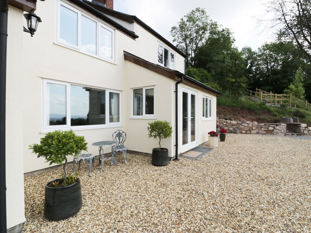 Cottage - Featured Image