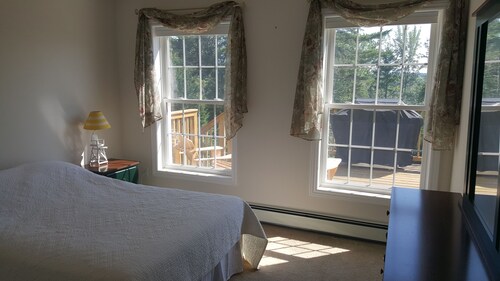 Sunny Acres - large open space home perfect for many couples or family getaway