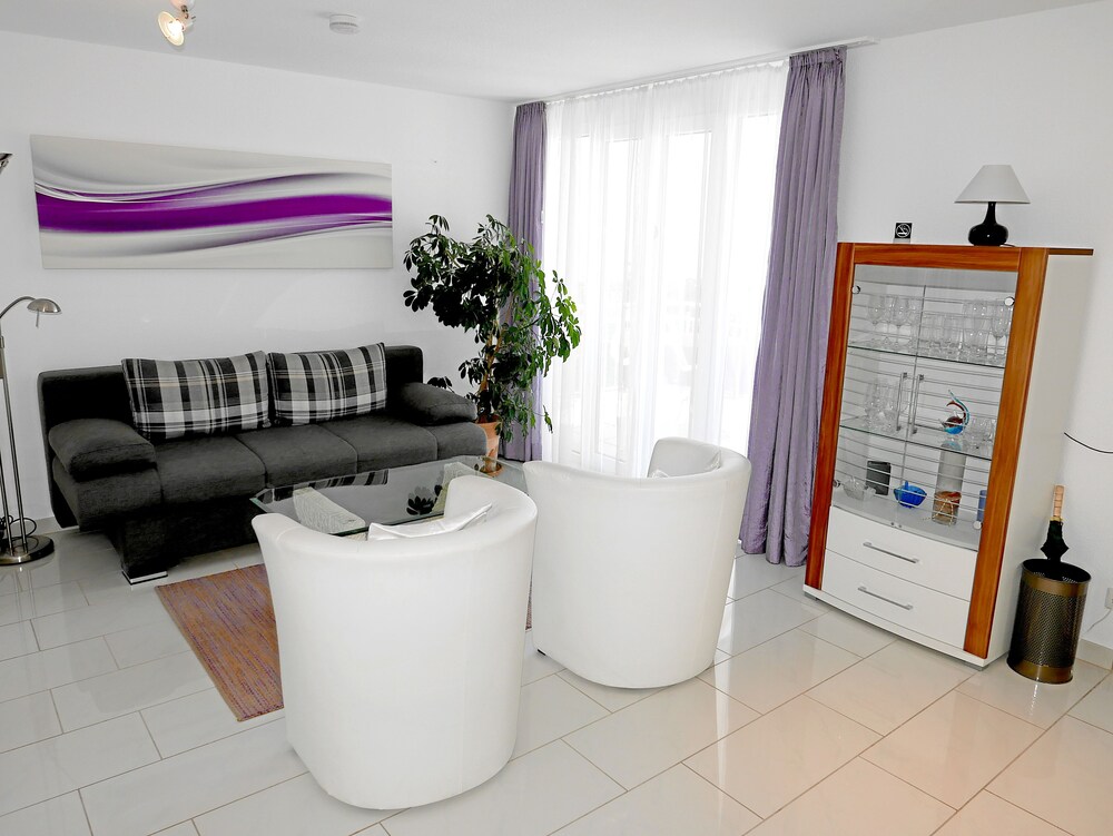 Wohnbereich (Apartment, 1 Schlafzimmer, Kochnische, Meerblick)