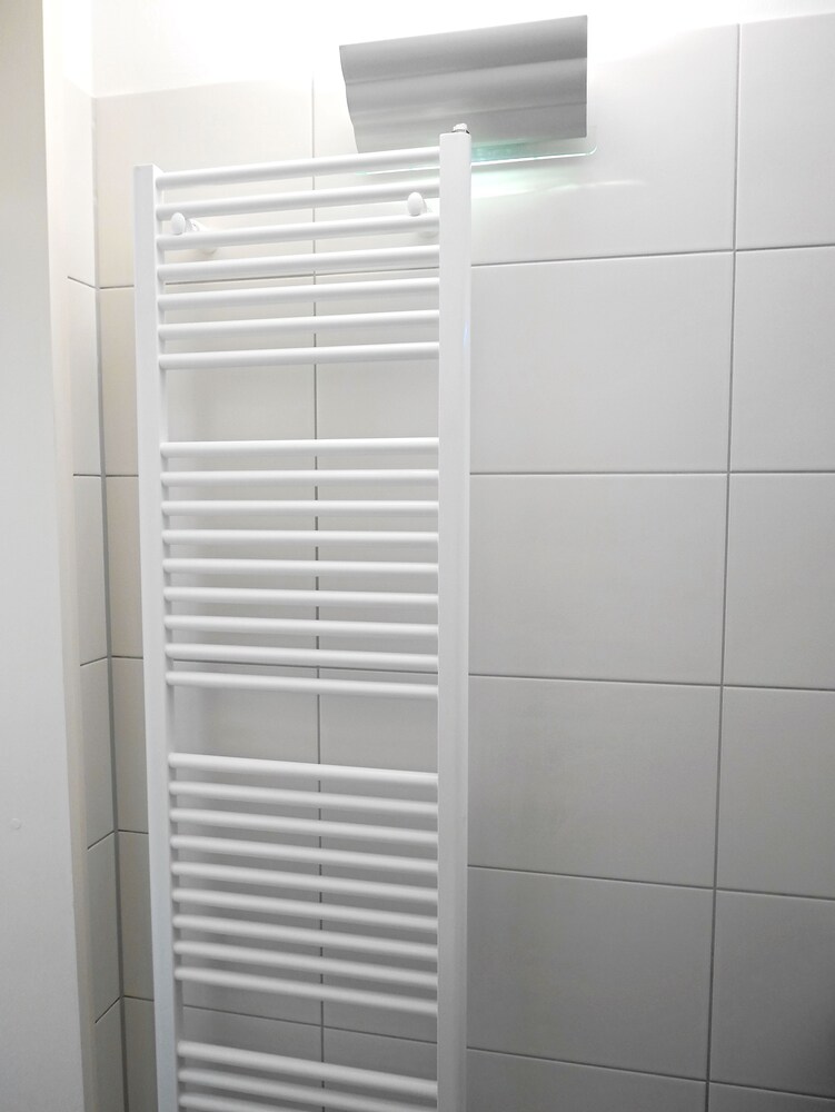 Badezimmerausstattung (Basic-Apartment, 1 Schlafzimmer, Nichtraucher, Kochnische)