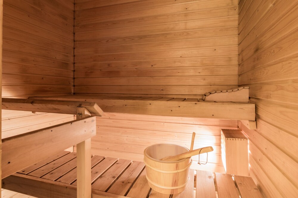 Elite-sviitti, Sauna, Järvinäköala - kylpyhuoneen mukavuudet