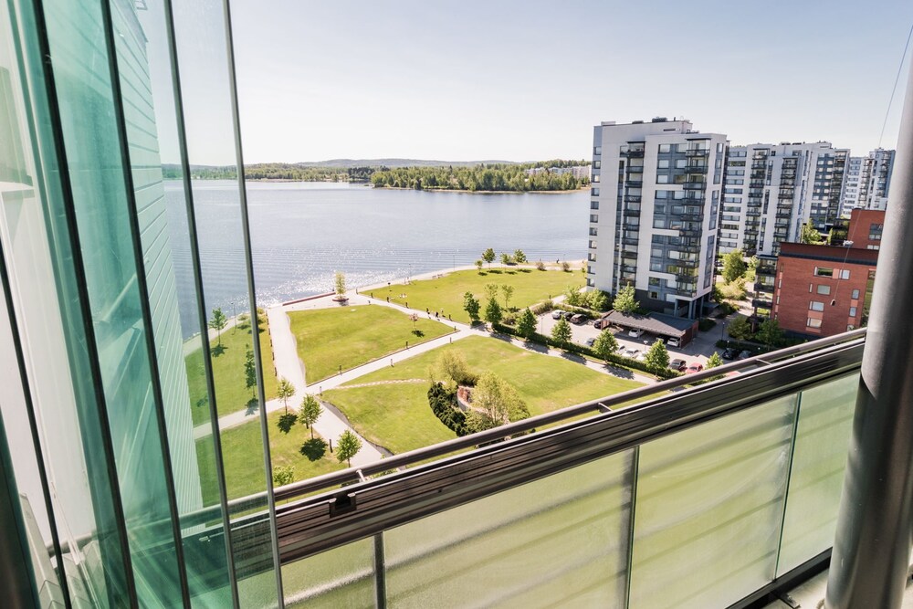 Elite-sviitti, Sauna, Järvinäköala - näköala huoneesta