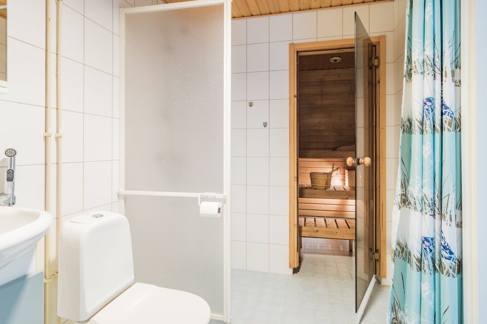 Elite-sviitti, Sauna, Järvinäköala - kylpyhuoneen mukavuudet