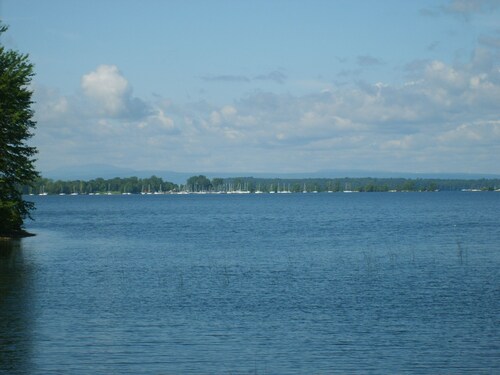 2-waterfront cottages together sleep10+ and have no other house in sight PRIVACY
