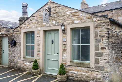 1855 Wash House Conversion to Town Centre Studio Cottage