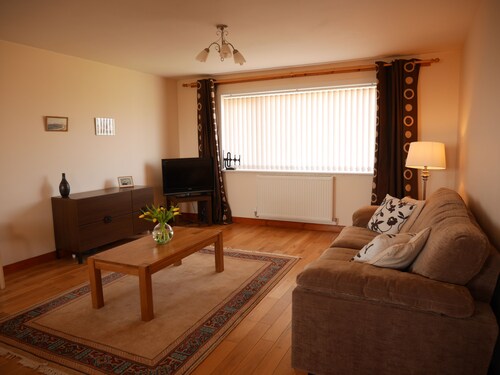 Charming 3 bedroom family home close to Stromness