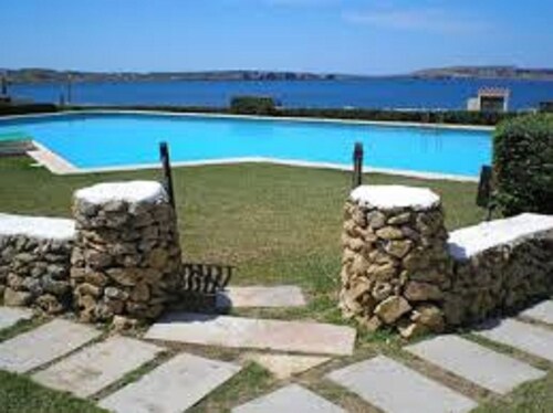 Appartement à Minorque avec piscine et face à la mer