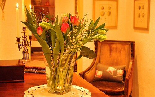 'Elegant French Style Apartment' in the heart of Antibes, close to the beach