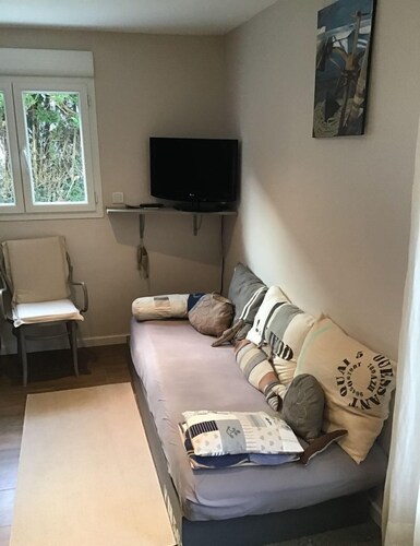 BASSUSSARY- Beau Studio de 36 m2, très calme pour 2/3 person. terrasse et jardin