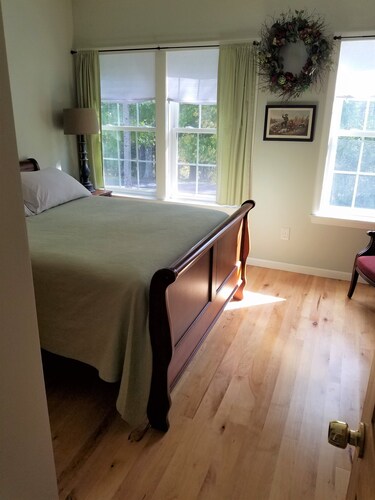 The Loft @ Lost Acres ~ A Peaceful Rural Escape on a Farm Winery!