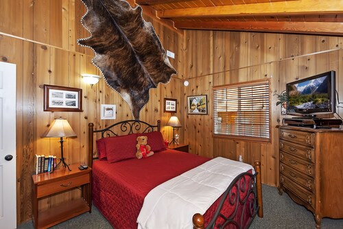 Four Can Stay in Bears' Bungalow for an exceptionally low nightly rate