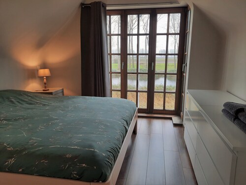 Charming house along Damse Vaart