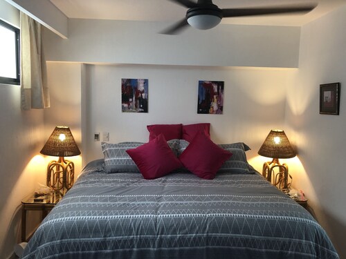 Location Location ,Condo with an exceptional ocean view.<br>