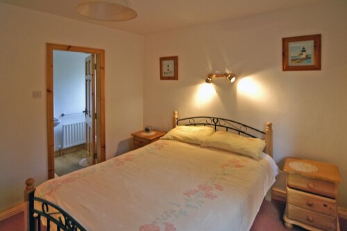 Detached bungalow set in ½ acre, with magnificent panoramic views