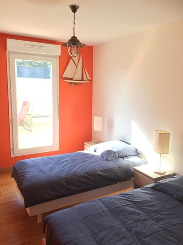 Erquy, bel appartement, grande terrasse Sud, 200m de la plage et des commerce