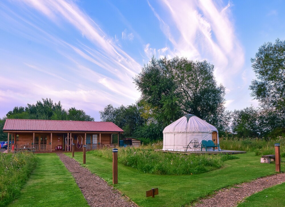 Romantic Tent, 1 Double Bed, Lake View (Daisy Yurt) - Guestroom