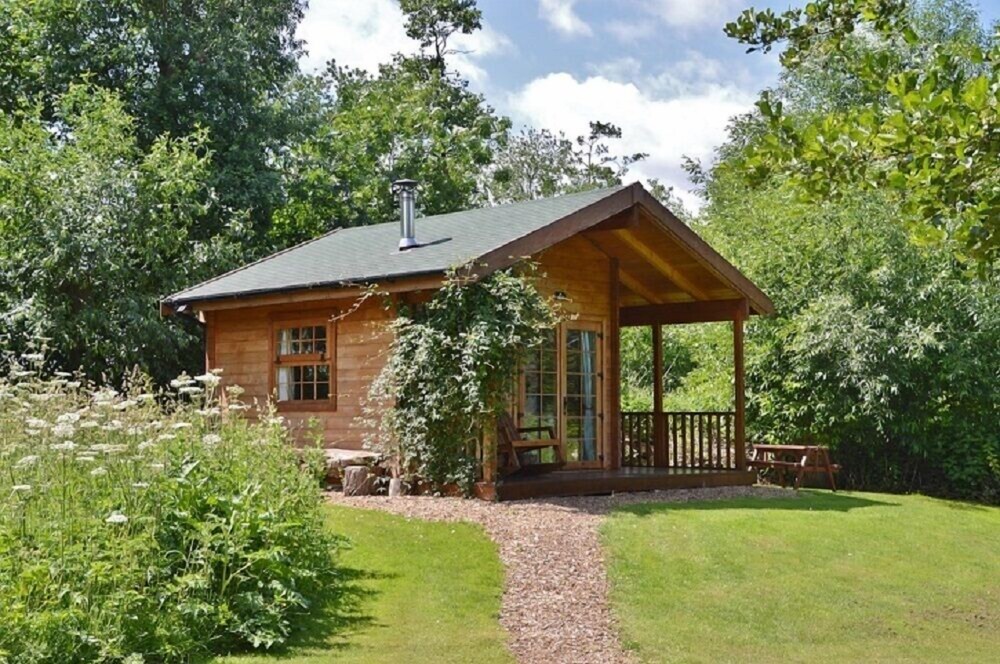 Romantic Cabin, 1 King Bed, Lake View (Bluebell Log Cabin) - Guestroom