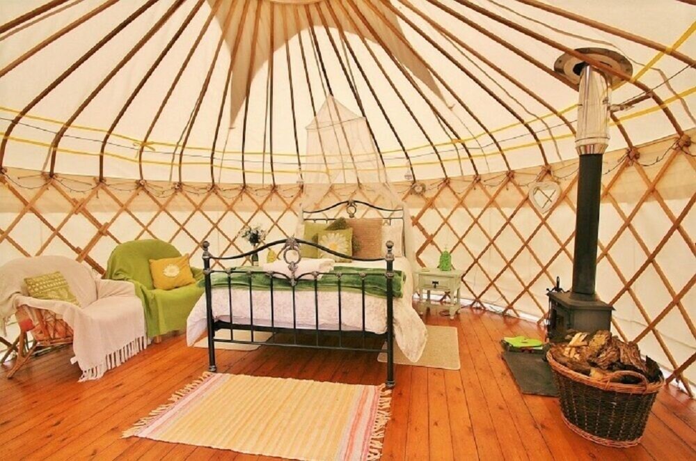 Romantic Tent, 1 Double Bed, Lake View (Daisy Yurt) - Guestroom