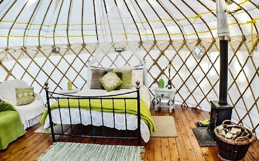 Romantic Tent, 1 Double Bed, Lake View (Daisy Yurt) - Guestroom