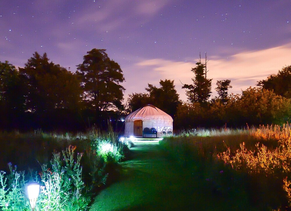 Romantic Tent, 1 Double Bed, Lake View (Poppy Yurt) - Guestroom