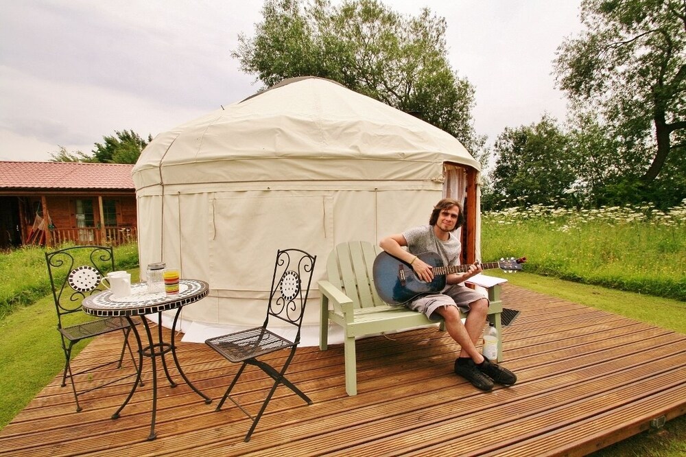Romantic Tent, 1 Double Bed, Lake View (Daisy Yurt) - Guestroom