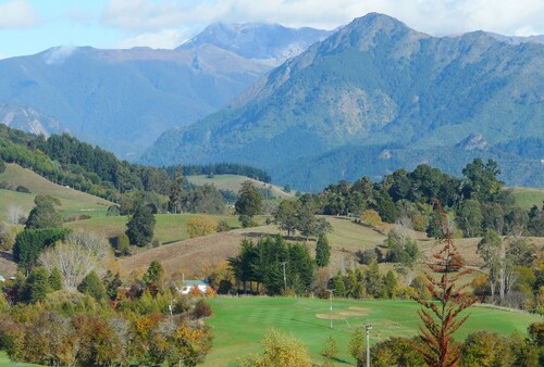 Perfect Rural Escape - Couples, Families, Pets. WiFi. Netflix.